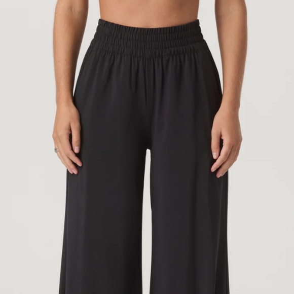 NWOT Vuori Villa Wideleg Pant in Black (Length Regular/Size XS) - Picture 3 of 11